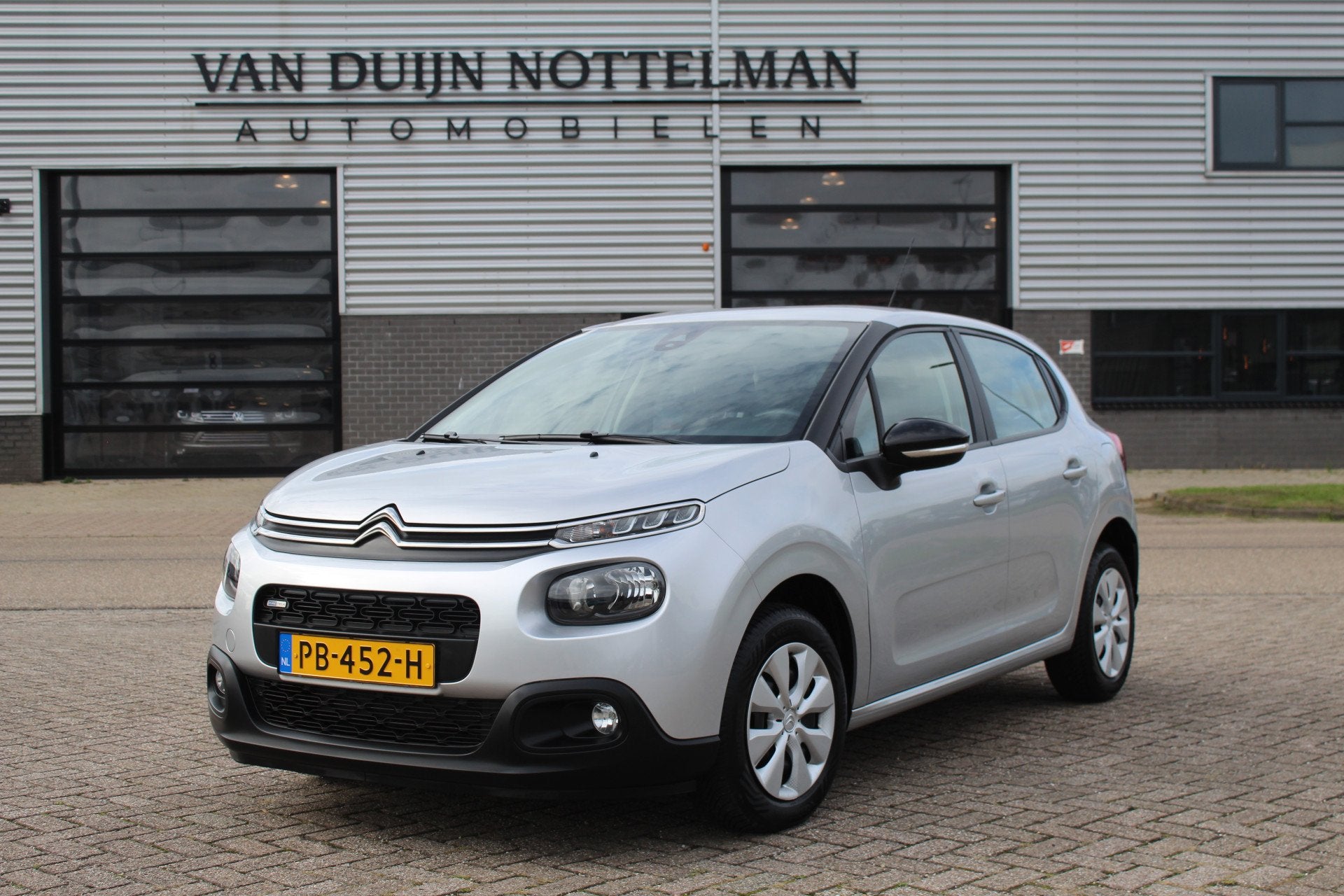 Citroën C3 1.2 PureTech Feel / Carplay / PDC / N.A.P., Auto's, Voorwielaandrijving, 1199 cc, Met garantie (alle), 82 pk