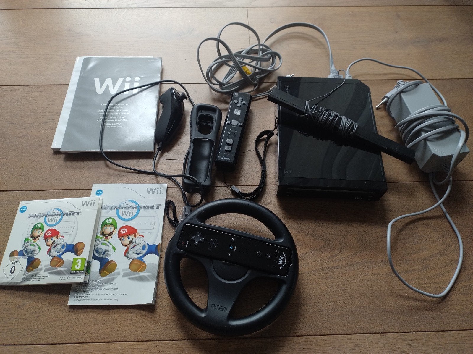 Nintendo Wii Zwart met Mario Kart, stuur en 2 controllers, Ophalen, Gebruikt, Met 2 controllers, Met stuurtje