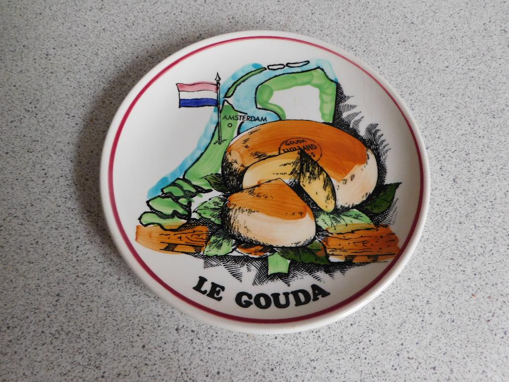 Bord 19 cm. Le Gouda Gien France, Huis en Inrichting, Keuken | Servies, Keramiek, Ophalen of Verzenden, Zo goed als nieuw, Bord(en)