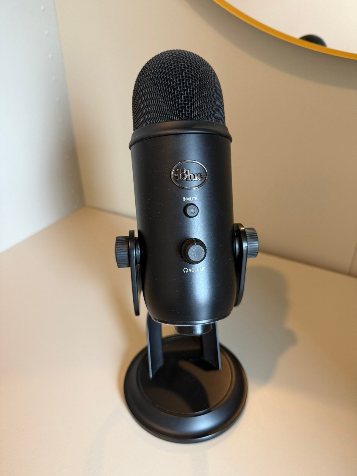 Blue Yeti Microfoon met houder en arm - Zo goed als nieuw, Muziek en Instrumenten, Microfoons, Ophalen, Zo goed als nieuw, Studiomicrofoon