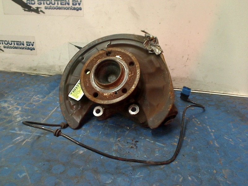 Fusee Rechts Achter Mercedes-Benz B (W246/W242) 2012, Gebruikt, Mercedes-Benz AG, Mercedes-Benz, Mercedesstraße 120, Stuttgart 70372, , Duitsland
