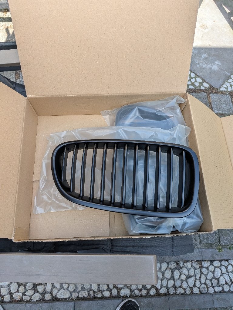 BMW F10 grille mat zwart nieuw in doos, Ophalen of Verzenden