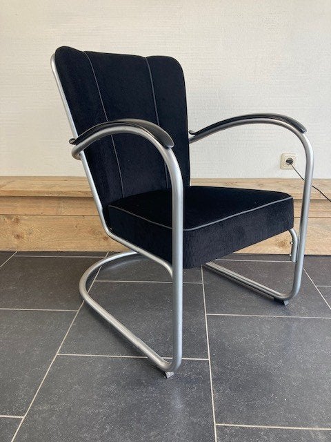 2 Gispen 412 fauteuils, zijdemat , nieuwe zwarte ribstof, Design, 75 tot 100 cm, Zo goed als nieuw, Stof