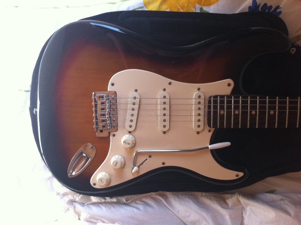 Sunn Mustang Fender Stratocaster - Zo goed als nieuw, Fender, Met versterker, Ophalen of Verzenden, Zo goed als nieuw