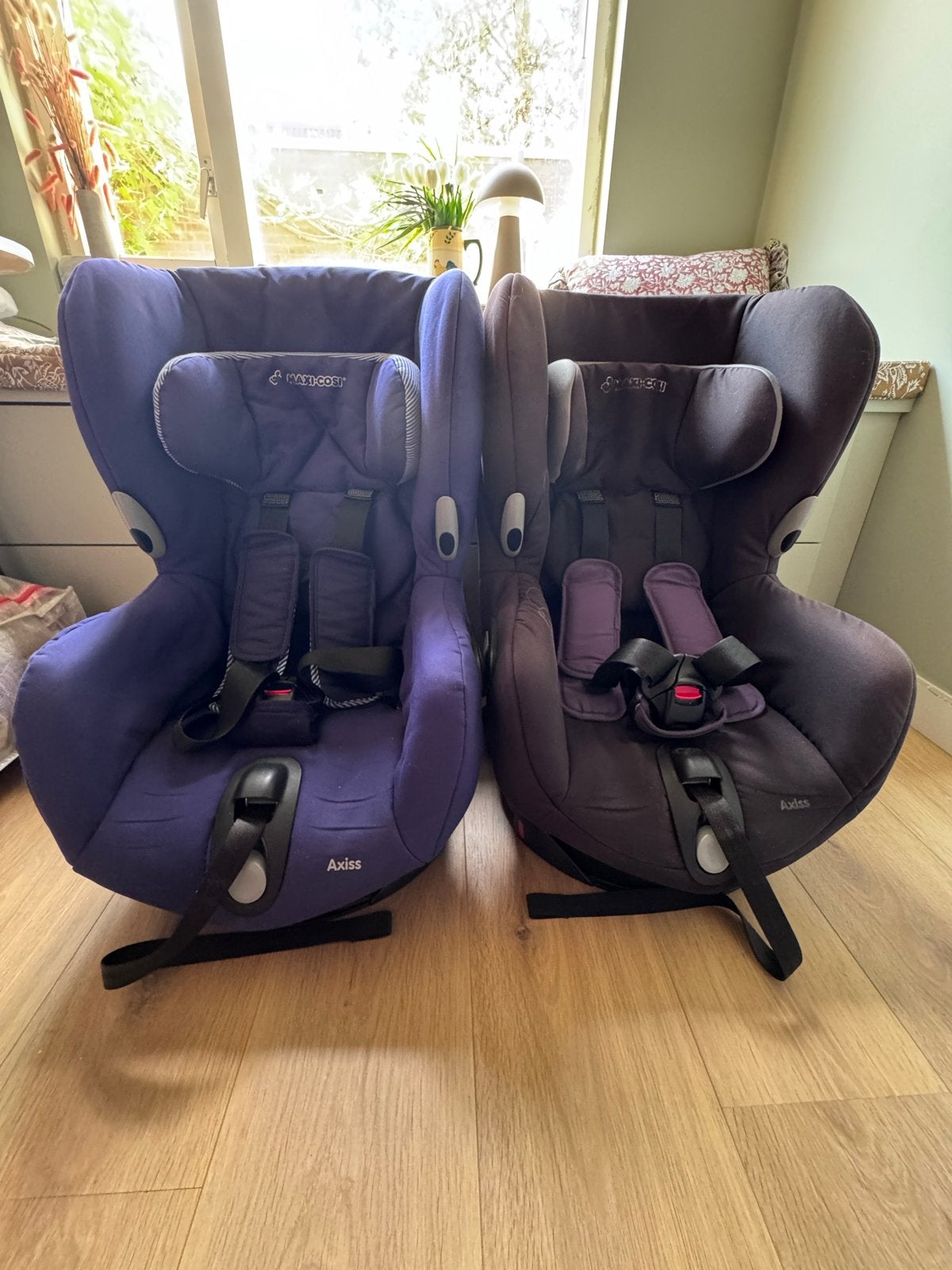 €150 Maxi-Cosi Axiss autostoel 2x draaibaar+slaapstand, ZGAN, Kinderen en Baby's, Autostoeltjes, Ophalen, Autogordel, Verstelbare rugleuning