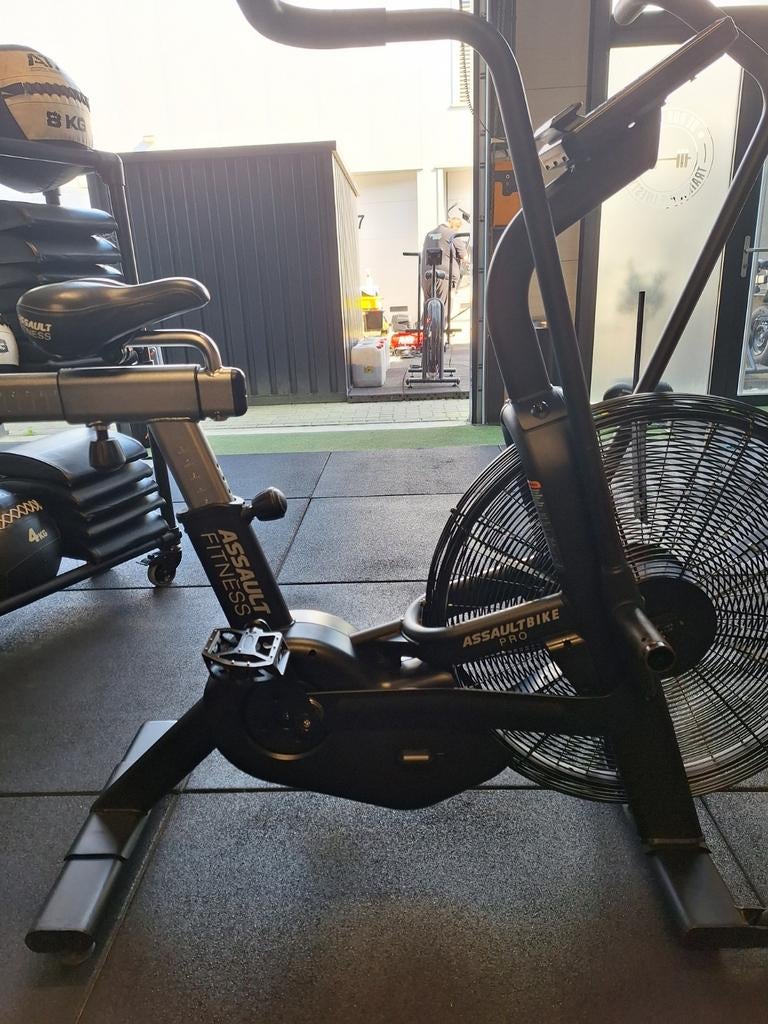 4 Assault Bikes: 3x Pro & 1x Classic - Recent Onderhoud, Sport en Fitness, Ophalen, Benen, Gebruikt, Airbike