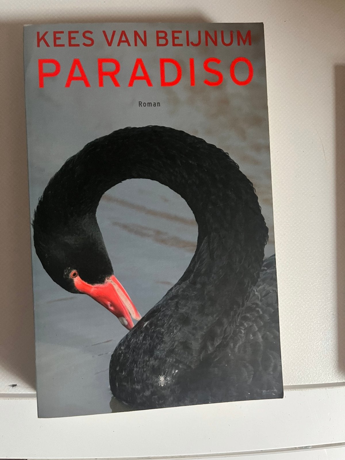 Paradiso - Kees van Beijnum (Roman), Ophalen of Verzenden, Gelezen, Nederland