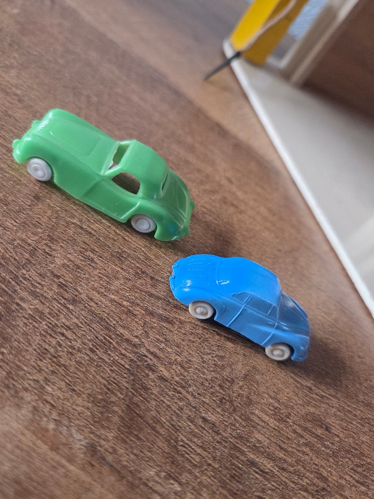 Foto 11 van Vintage Shell X-100 Speelgoedgarage uit 1955 met 6 auto's