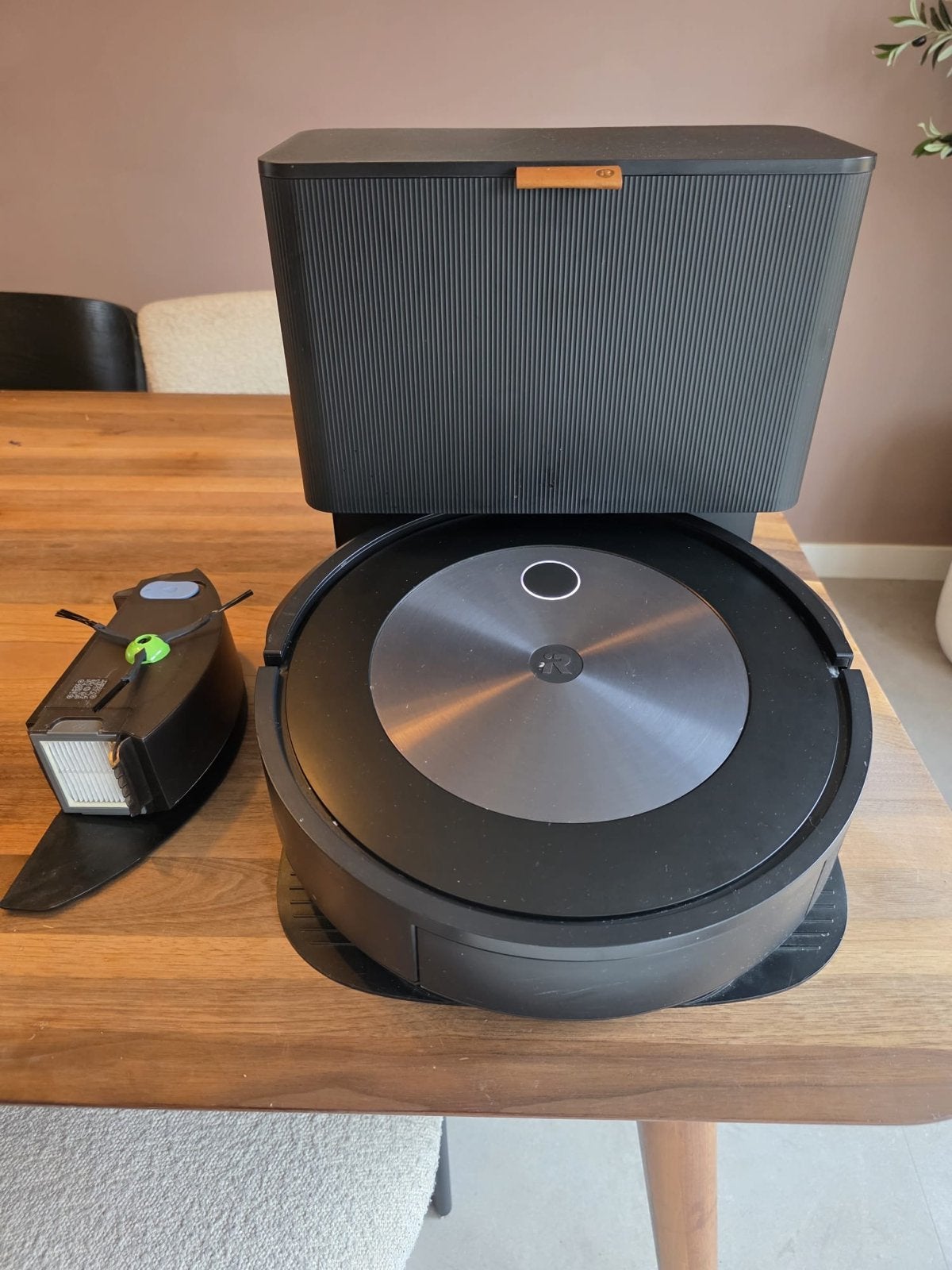 iRobot Roomba Combo J5+ 2-in-1 Robotstofzuiger met Dweilfunc, Witgoed en Apparatuur, Stofzuigers, IRobot, Automatisch legen, Zo goed als nieuw