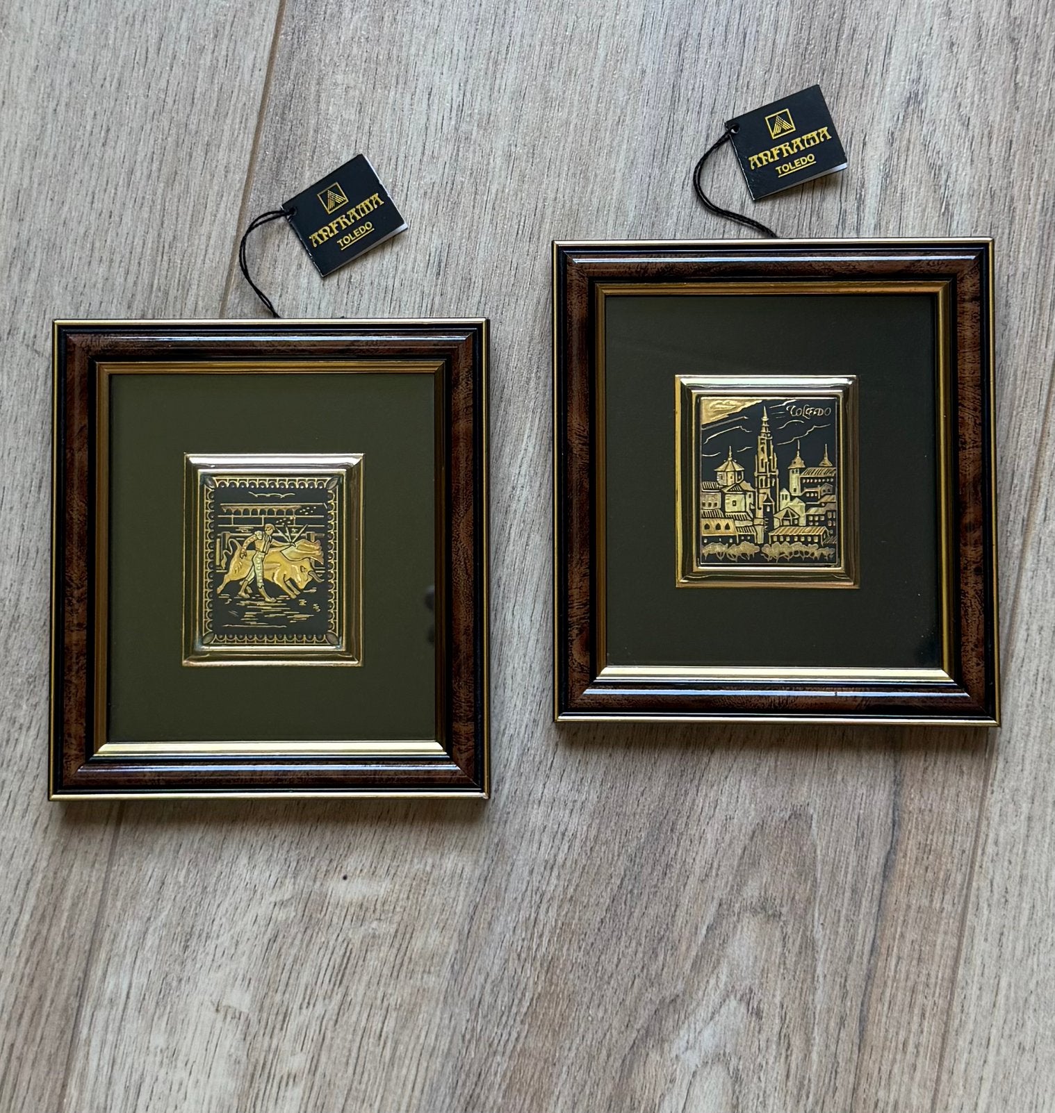 2 stuks ingelijst Toledo Damascene / damast 24 karaat goud!, Verzenden, Goud