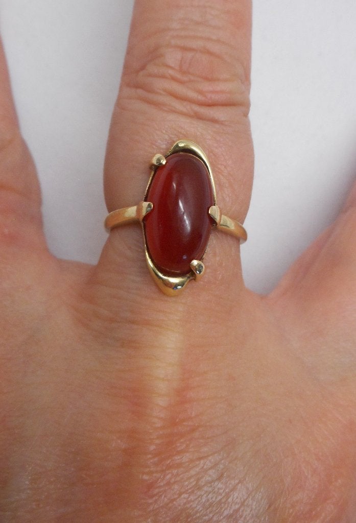 14 karaat gouden ring met carneool maat 17 nr.967