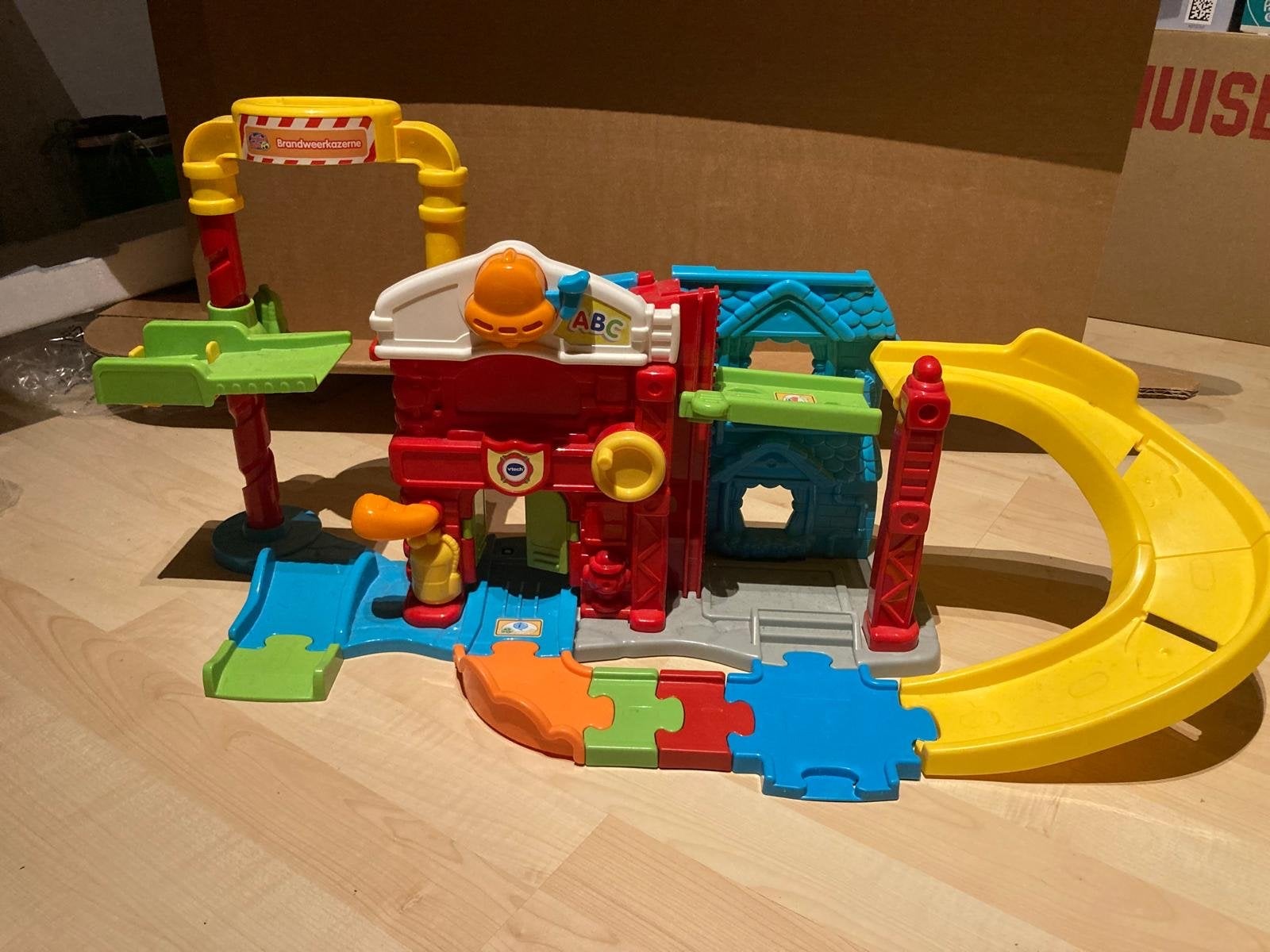 Vtech Brandweerkazerne met mankementen, Ophalen, Gebruikt, 2 tot 4 jaar