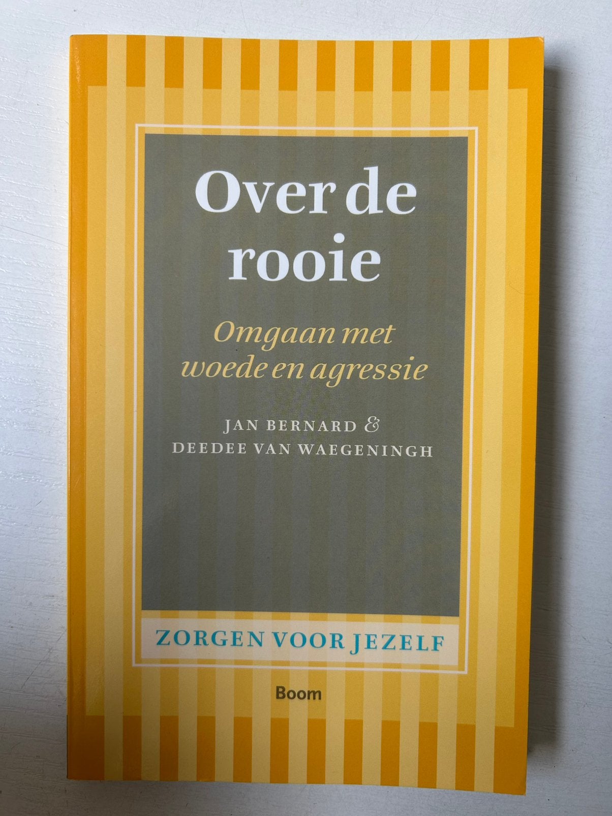 Jan Bernard - Over de rooie, Ophalen of Verzenden, Gelezen, Jan Bernard; Deedee van Waegeningh