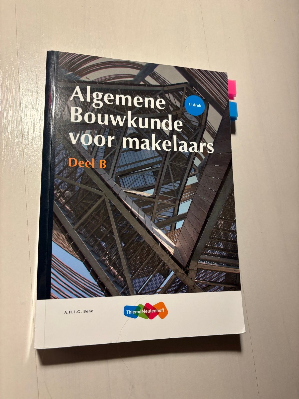 Algemene Bouwkunde voor makelaars Deel B - 5e druk, Boeken, Ophalen of Verzenden, Gamma, Zo goed als nieuw, HBO