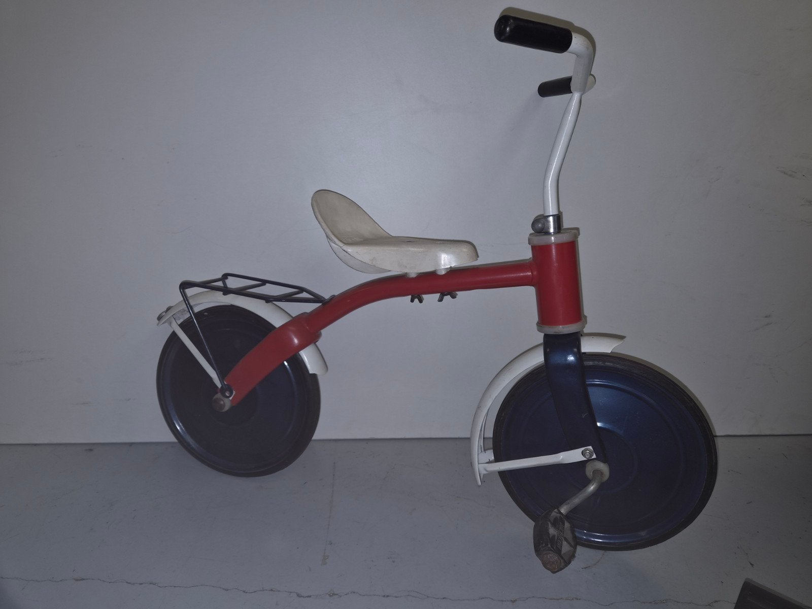 Vintage kinderfiets driewieler - Decoratie object, Terugtraprem, Gebruikt, Ophalen of Verzenden, Minder dan 16 inch