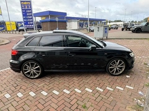 Audi A3 Sportback S-Line uit 2019 – BTW-auto, Auto's, 15 km/l, 1498 cc, Zwart, 4 cilinders