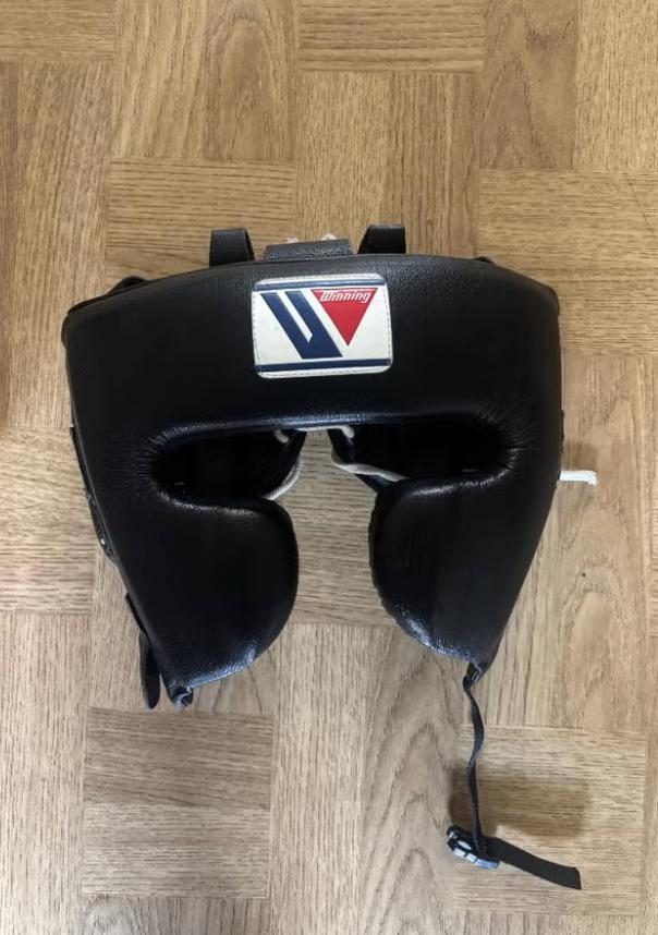 Winning hoofdbeschermer / headgear (zwart), Ophalen of Verzenden, Zo goed als nieuw, Bokshelm