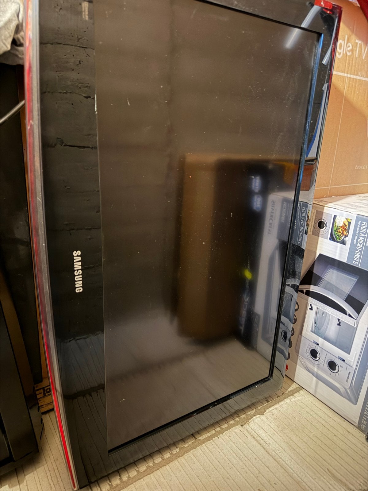 Samsung LE32B450C4WXXN LCD TV 32 inch, Ophalen, Gebruikt, 50 Hz, 80 tot 100 cm