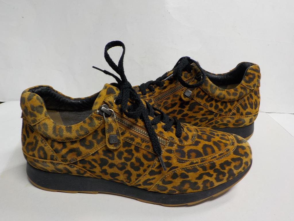 Helioform sneakers met print maat 40, Kleding | Dames, Schoenen, Overige kleuren, Ophalen of Verzenden, Helioform, Kapelstraat 49, 5154AV Elshout