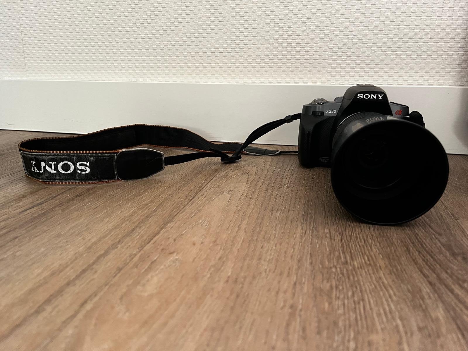 Sony Alpha a330 Spiegelreflexcamera met 2 lenzen en tas, Spiegelreflex, Beeldstabilisatie, Ophalen of Verzenden, Zo goed als nieuw