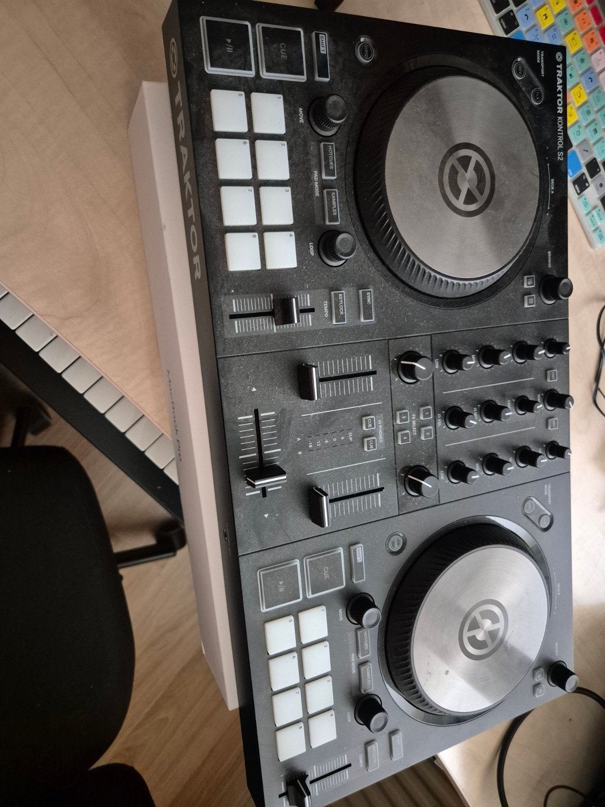 Traktor Kontrol S2 DJ-controller, Muziek en Instrumenten, Ophalen of Verzenden, Gebruikt, Dj-set, Overige merken
