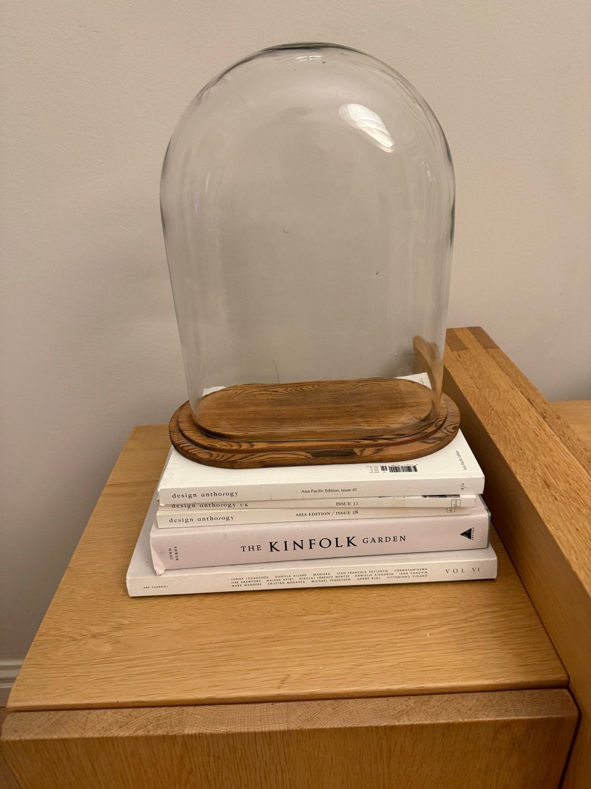 Glazen stolp met houten onderzetter, Ophalen, Zo goed als nieuw