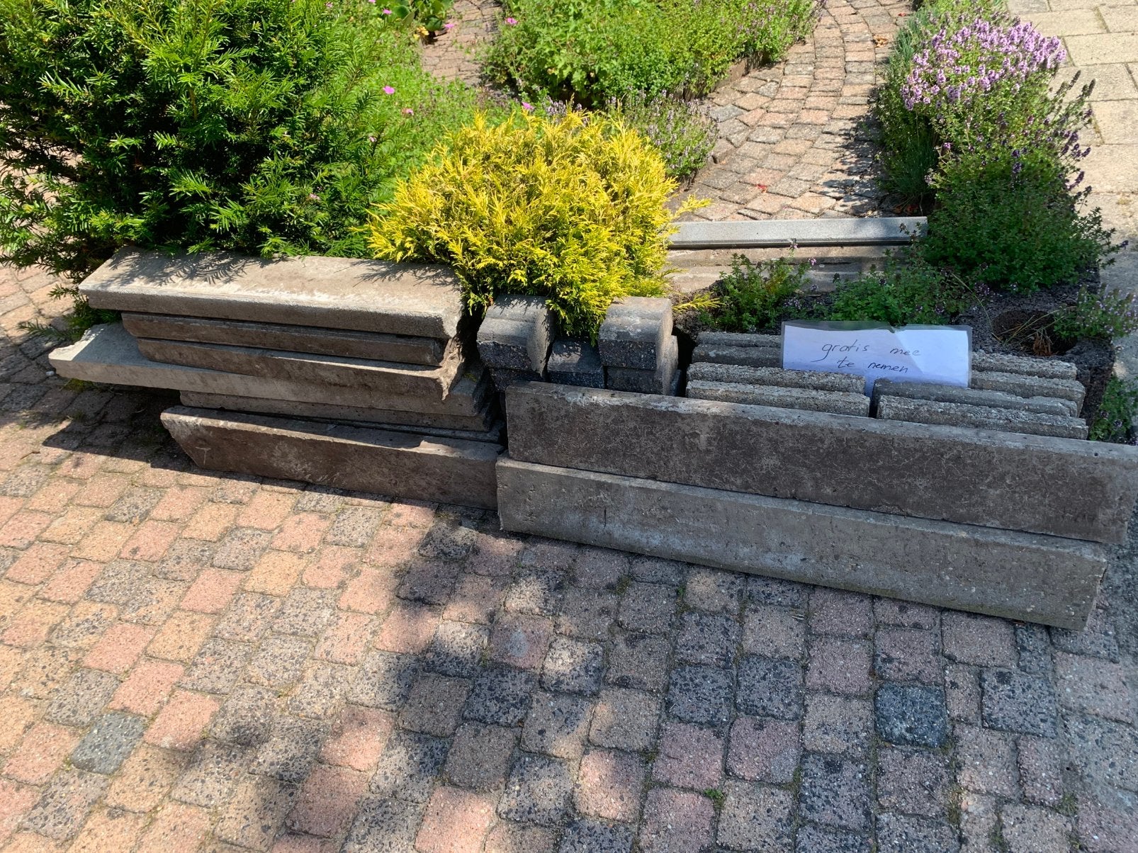 Betonranden en stoeptegels, Tuin en Terras, Ophalen, Gebruikt, Beton, Overige typen
