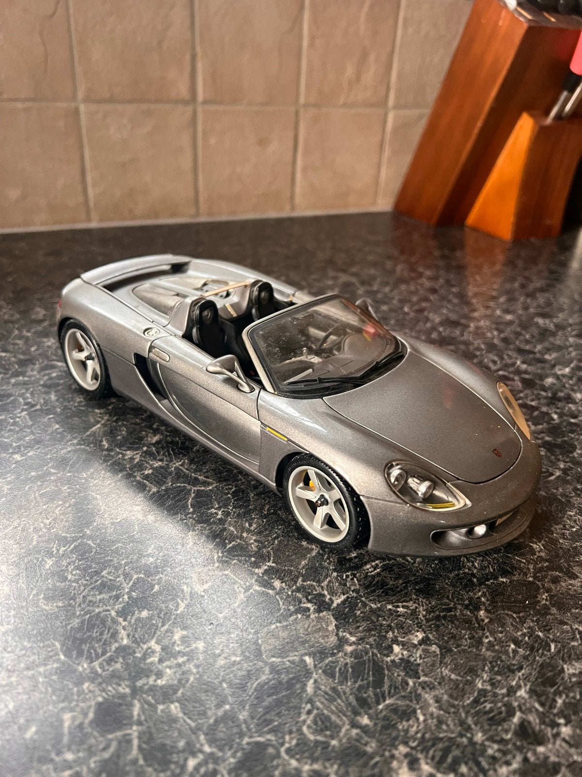 Maisto Porsche Carrera GT Schaalmodel 1:18, Verzenden, Gebruikt, Auto, Maisto