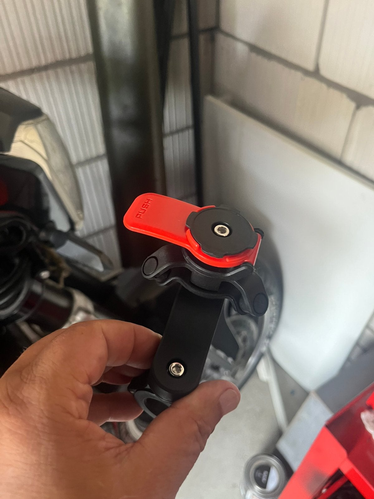 quad lock motorcycle, Ophalen