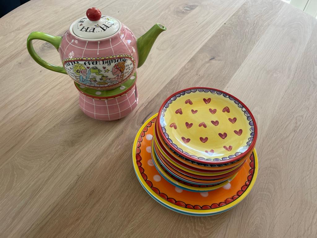 Blond Amsterdam servies: theepot en gebaksbordjes, Huis en Inrichting, Keuken | Servies, Ophalen, Blond Amsterdam, Zo goed als nieuw