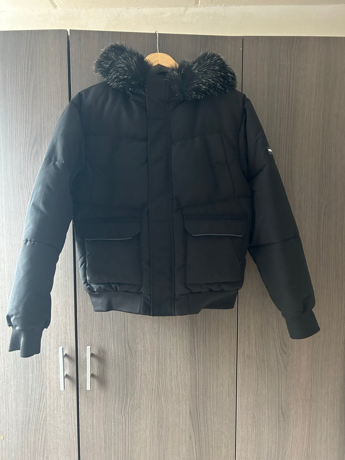 McKenzie Zwarte Jongens Winterjas met Bontkraag - Maat XL, Kleding | Heren, Ophalen of Verzenden, Zo goed als nieuw, Maat 46 (S) of kleiner