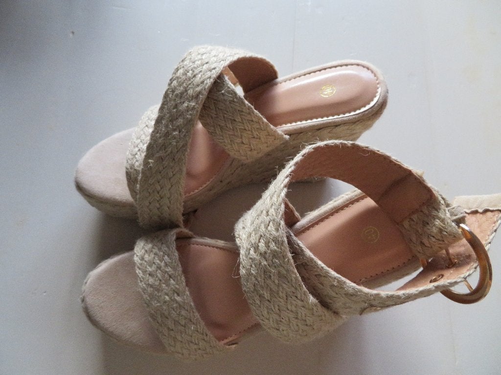 Dames open schoenen nieuw maat 40 beige, Beige, Nieuw, Ophalen of Verzenden, Onbekend