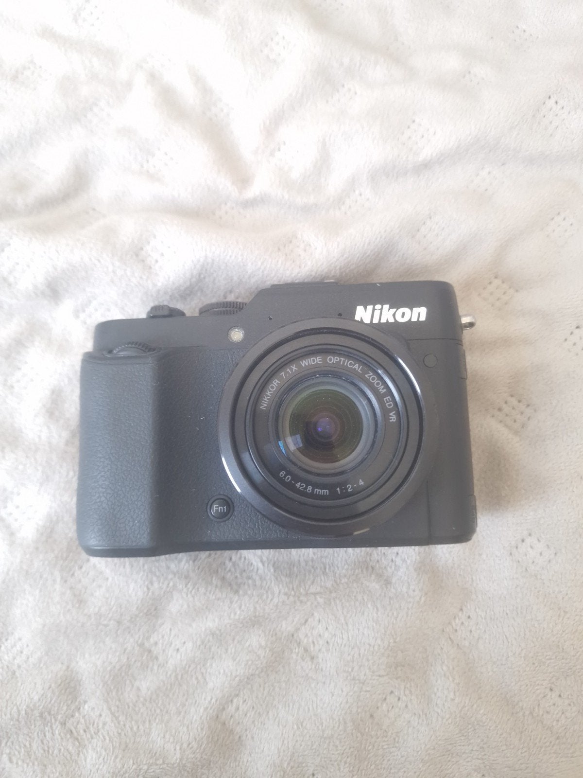 Nikon Coolpix P7800 met accessoires en 3 batterijen, Audio, Tv en Foto, Fotocamera's Digitaal, Ophalen of Verzenden, Zo goed als nieuw