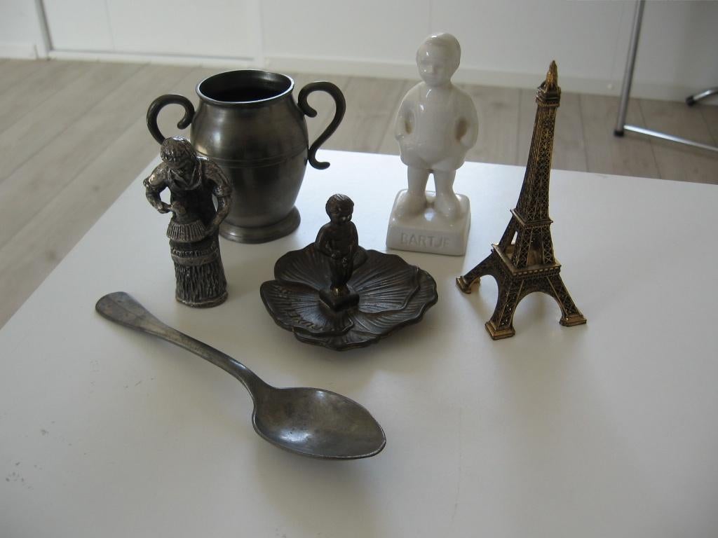 5 verschil souvenirs €5.00 Per st. Samen €20.00, Verzamelen, Beelden en Beeldjes, Zo goed als nieuw, Overige typen, Ophalen of Verzenden