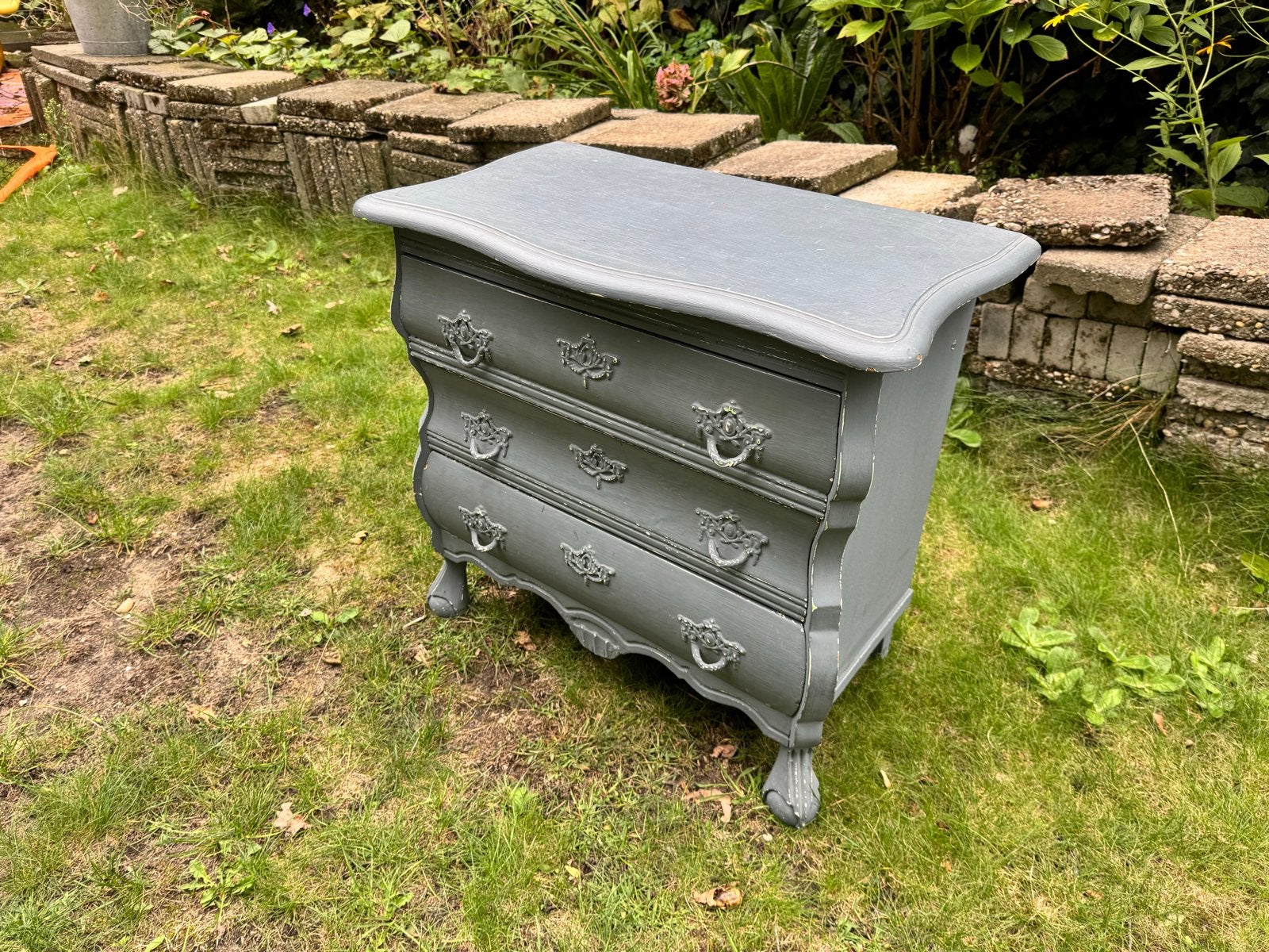 Brocante buikkastje met matte krijtverf, Ophalen