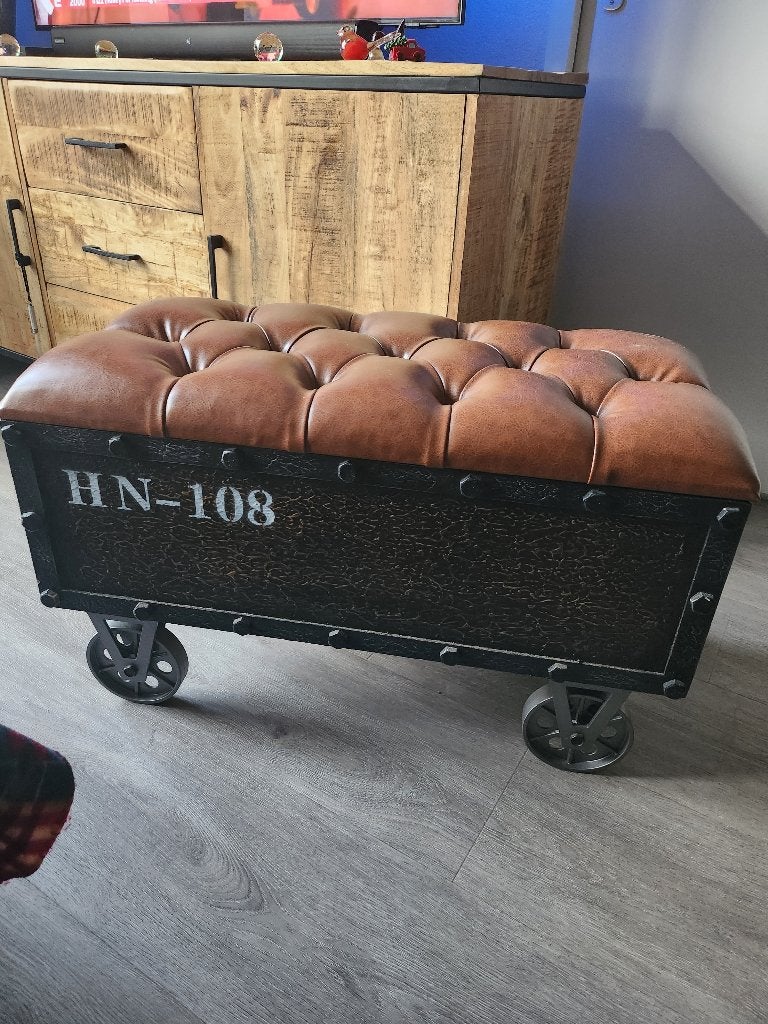 Industriële poef/voetenbank op wielen met opbergruimte, Ophalen, Minder dan 50 cm, Zo goed als nieuw, 75 tot 100 cm