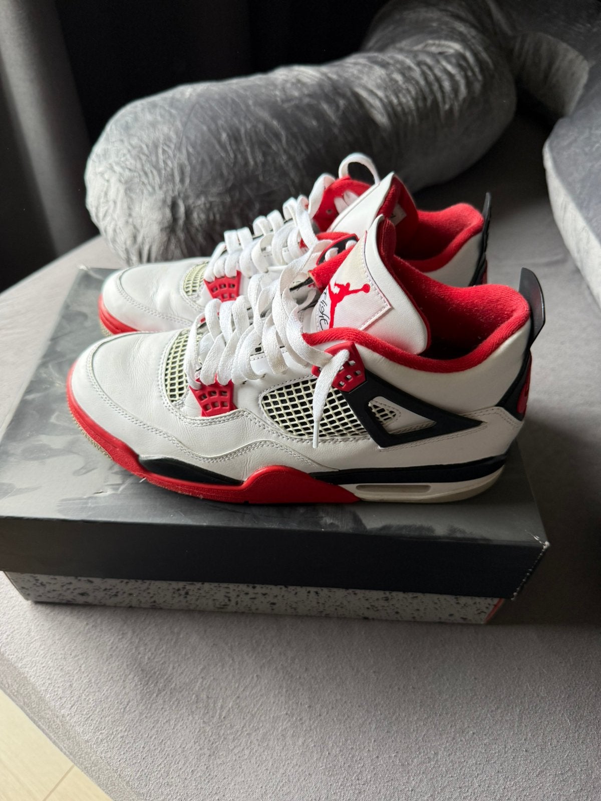 Jordan 4 retro fire red maat 43/9,5, Kleding | Dames, Schoenen, Ophalen, Zo goed als nieuw, Rood, Sneakers of Gympen