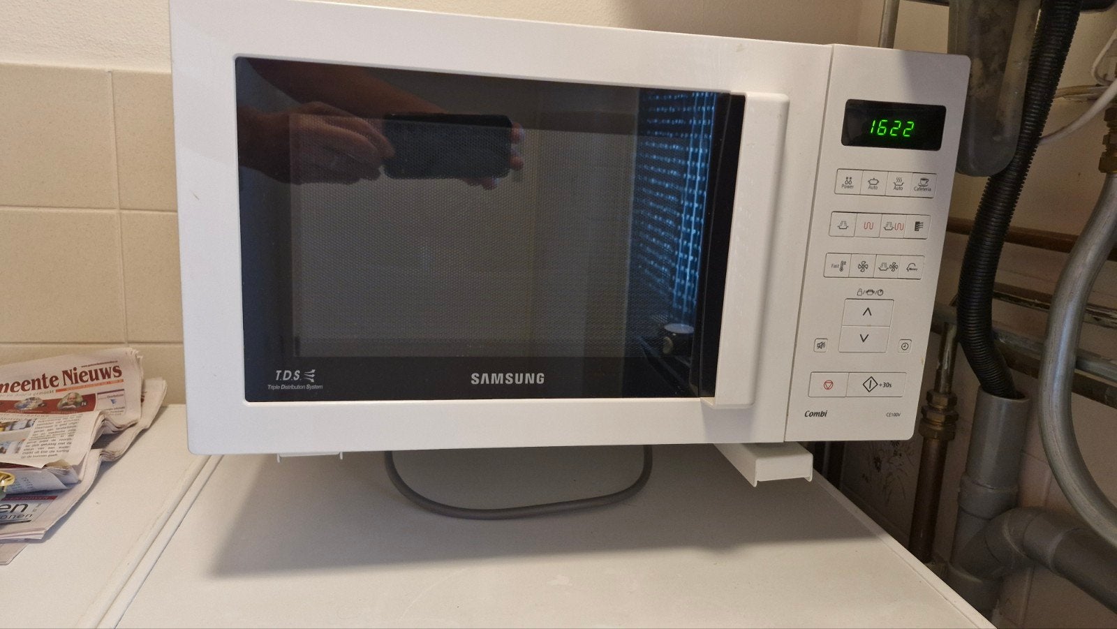 Samsung CE100V Combimagnetron - Wit, Vrijstaand, Witgoed en Apparatuur, Ophalen, Combimagnetron, Zo goed als nieuw, Draaiplateau