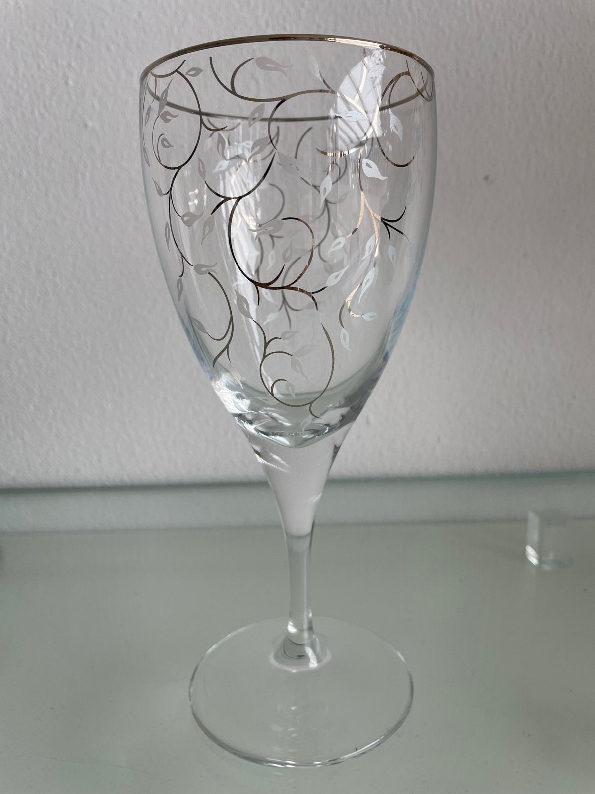 Set van 12 elegante wijnglazen met zilveren decoratie, Ophalen
