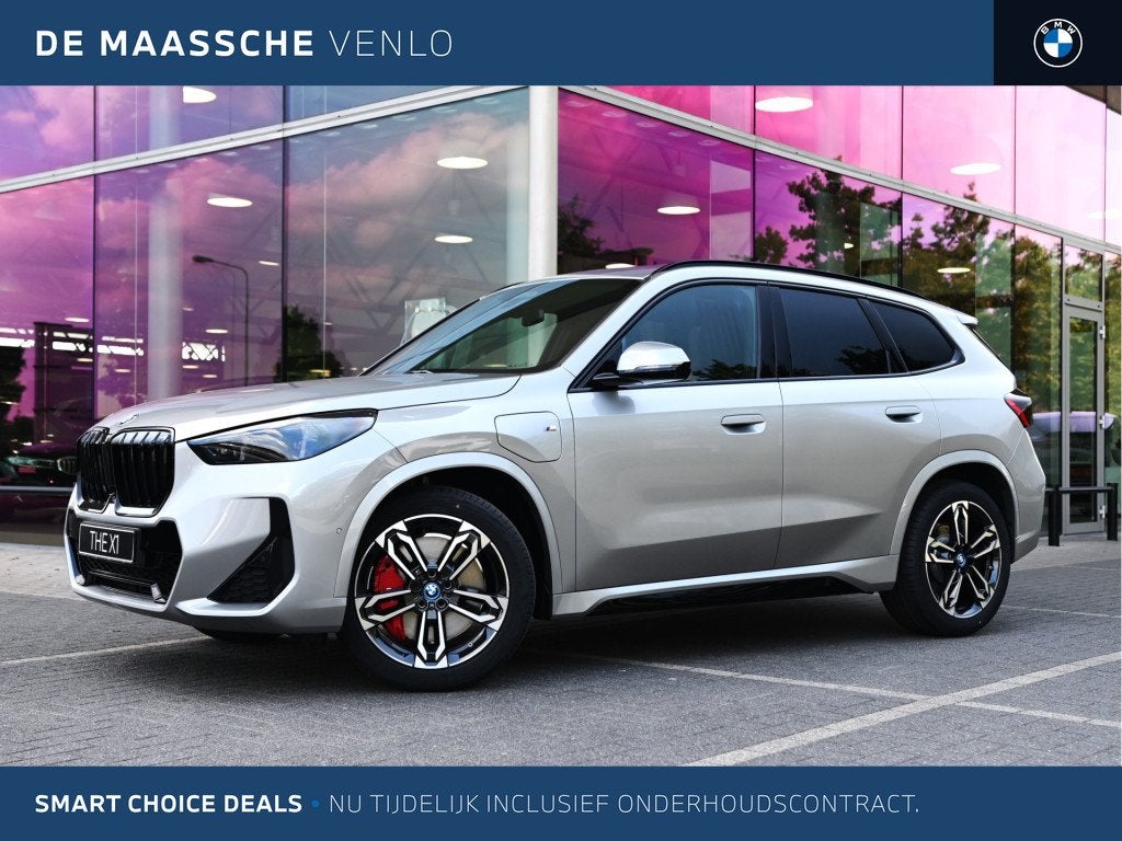 BMW X1 xDrive25e M Sport Automaat / Panoramadak / Trekhaak /, Auto's, BMW, 136 pk, Met garantie (alle), Stoelverwarming, Bedrijf