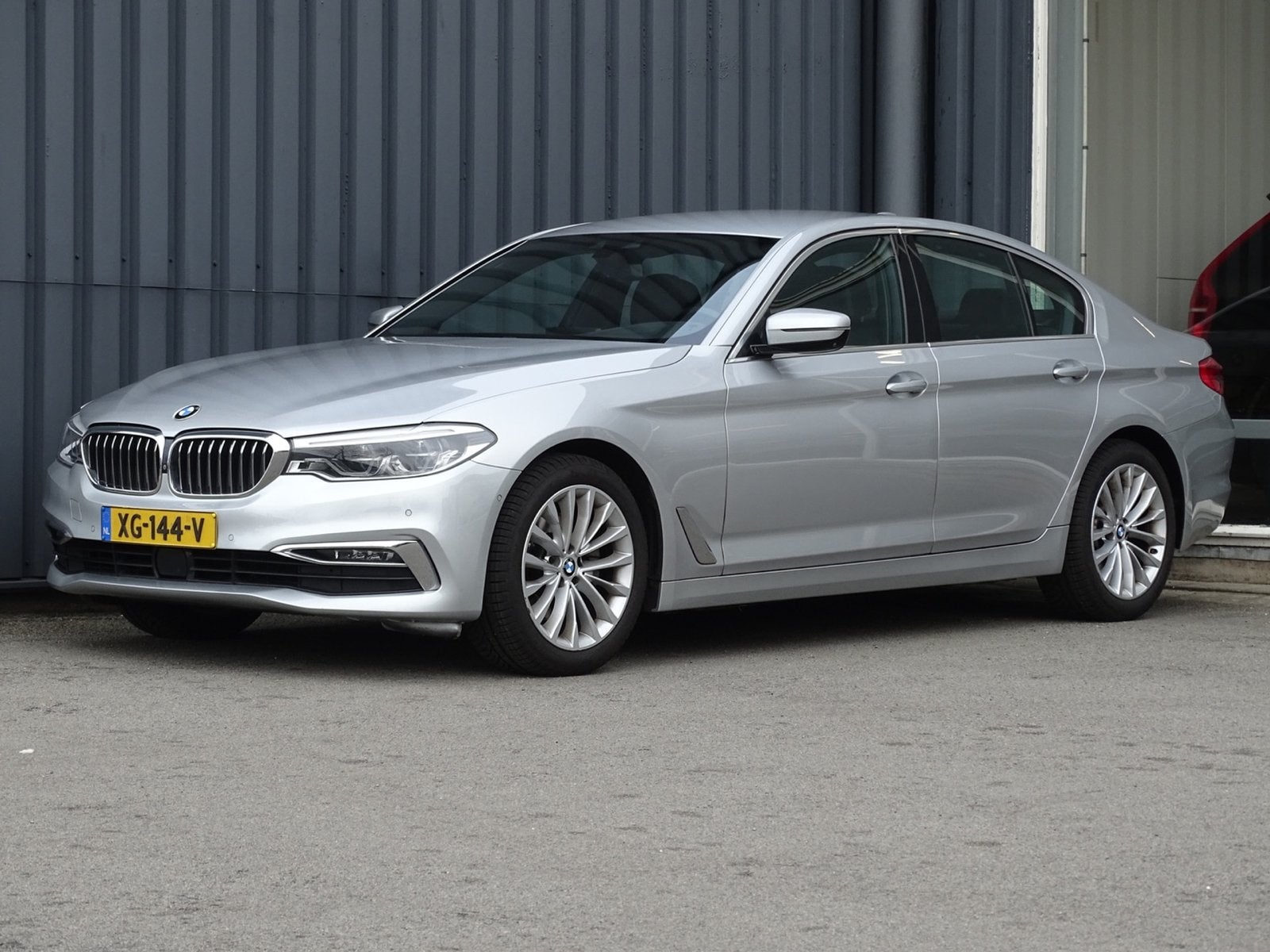 BMW 5-Serie 520i 184pk Aut. 2019 Grijs/Zilver, Auto's, Achterwielaandrijving, 4 cilinders, 2000 kg, Particulier