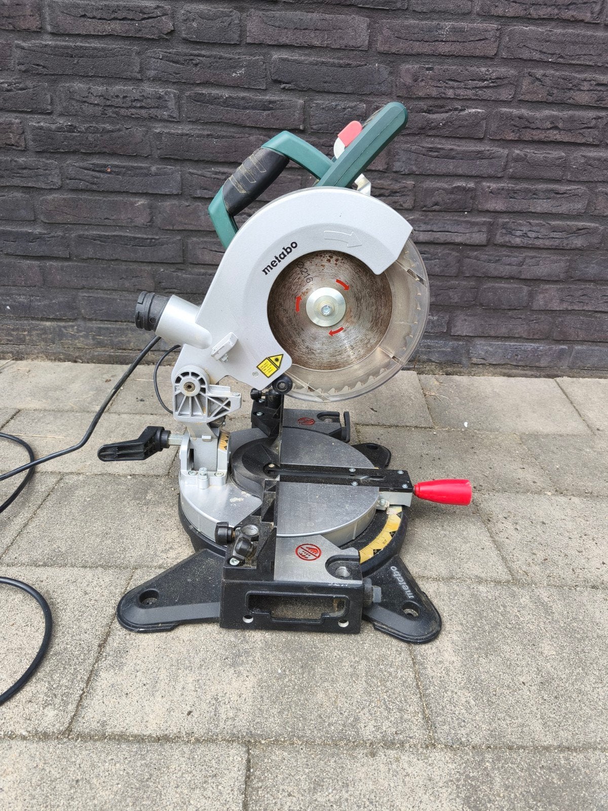 Metabo KS 216 M Lasercut afkortzaag 1350W, Doe-het-zelf en Verbouw, Gereedschap | Zaagmachines, Ophalen, Gebruikt, 70 mm of meer