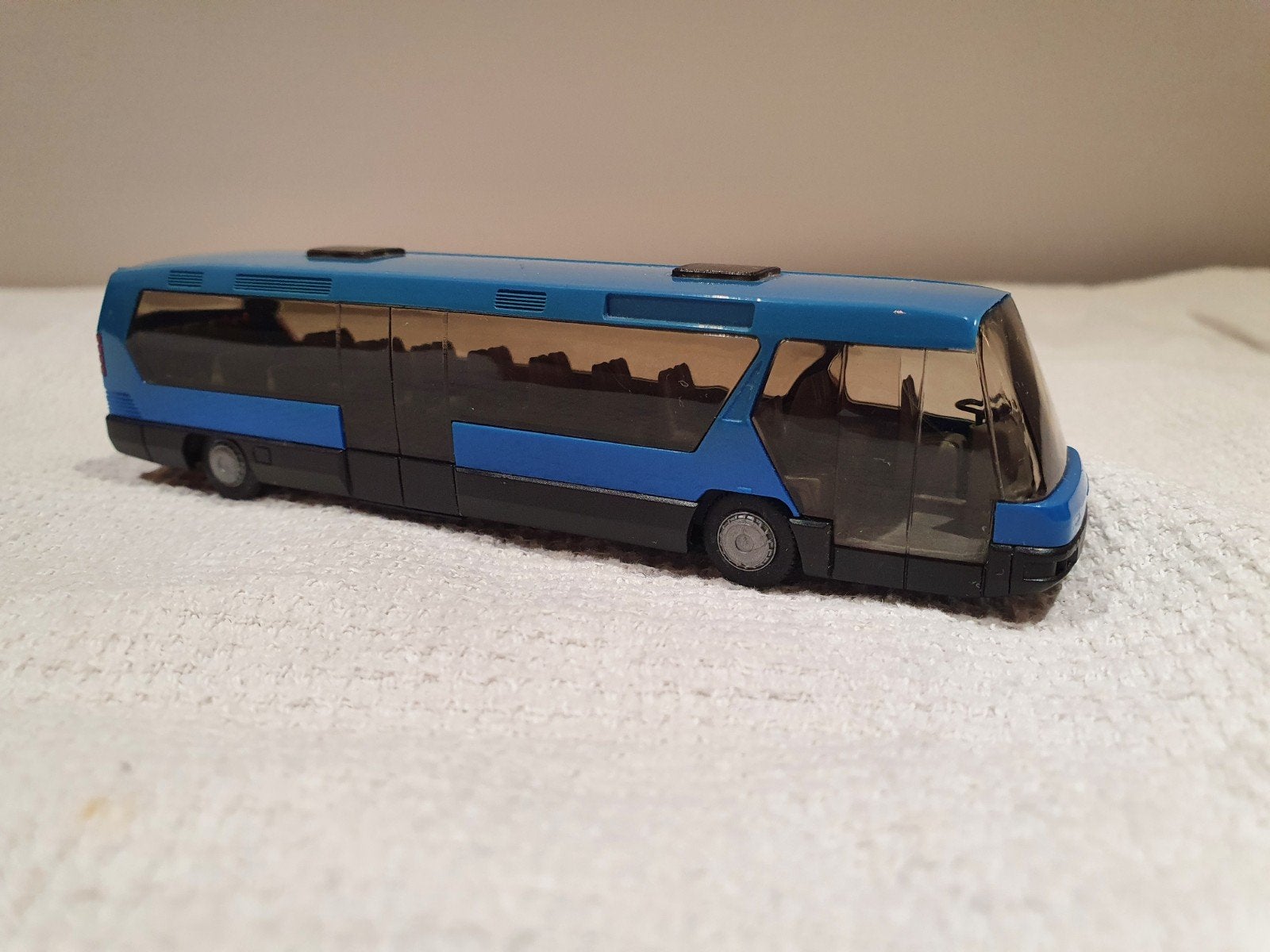 Rietze Neoplan Metroliner bus 1:87 zwart/blauw, Ophalen of Verzenden, Gebruikt, Bus of Vrachtwagen, Rietze