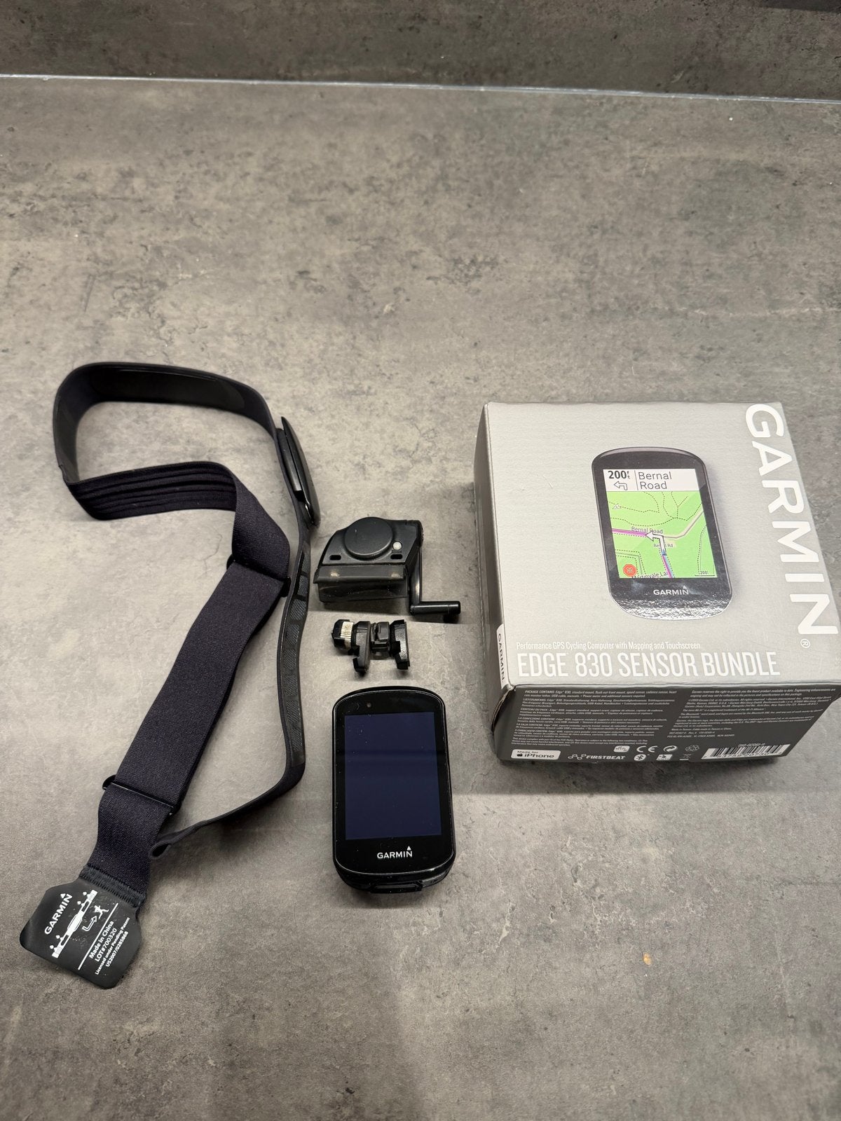 Garmin Edge 830 Sensor Bundle - Zo goed als nieuw, Ophalen of Verzenden, Zo goed als nieuw, Garmin, Met borstriem
