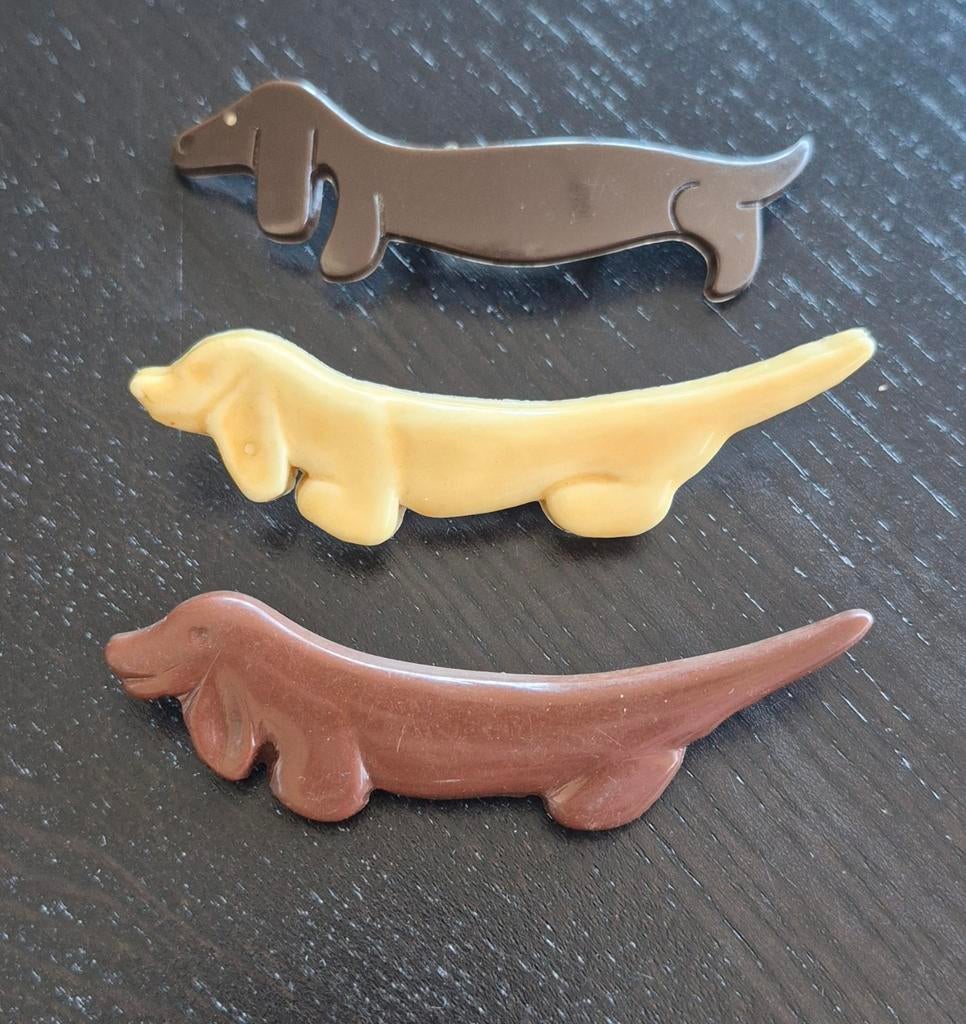 Vintage teckel broches, Sieraden, Tassen en Uiterlijk, Ophalen of Verzenden, Zo goed als nieuw, Overige kleuren, Overige materialen