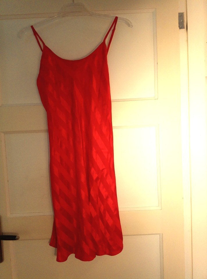 Heerlijk frisse en elegante zijden jurk, Kleding | Dames, Ophalen of Verzenden, Zo goed als nieuw, Maat 36 (S), Rood