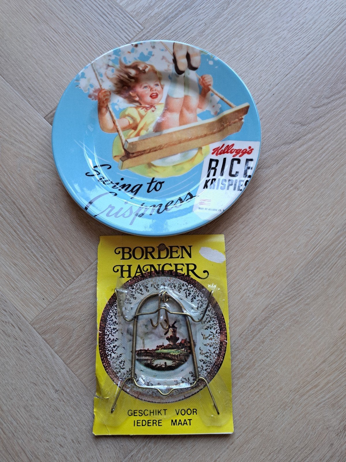 KELLOGG'S BORD VINTAGE MET BORDEN HANGER, Ophalen of Verzenden