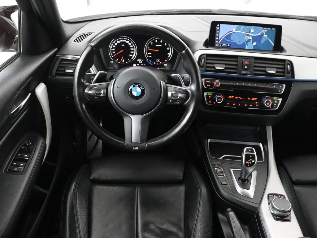 BMW 1-serie M140i High Executive | Stoelverwarming | Carplay, Auto's, BMW, Achterwielaandrijving, Gebruikt, Euro 6, 6 cilinders