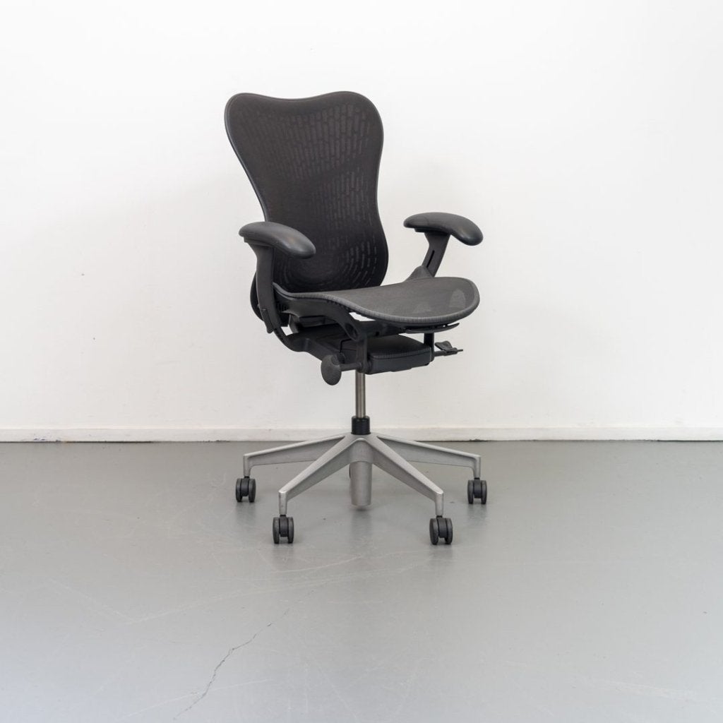 Herman Miller Mirra 2 Graphite Butterfly Mesh - Aluminium, Niet ingevuld, Zo goed als nieuw, Niet ingevuld, Niet ingevuld