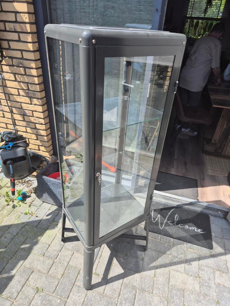 Vitrinekast metaal, Ophalen, Minder dan 50 cm, Minder dan 100 cm, Metaal